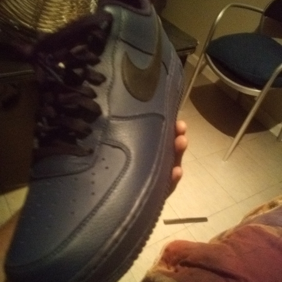 Nikes - Picture 6 of 6